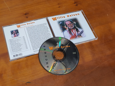 CD -levy (Willie Nelson - Home Is Where You're Happy)
