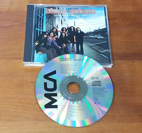 CD-levy (Lynyrd Skynyrd - Lynyrd Skynyrd)