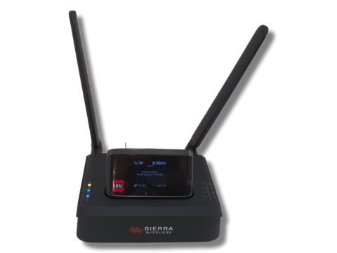 4G mokkula ja telakka (Sierra Wireless DC102A  & 762S)