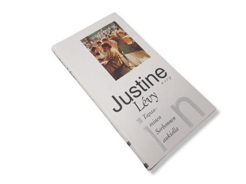 Kirja (Justine Levy - Tapaaminen Sorbonnen aukiolla)