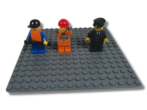 Kolme Lego figuuria
