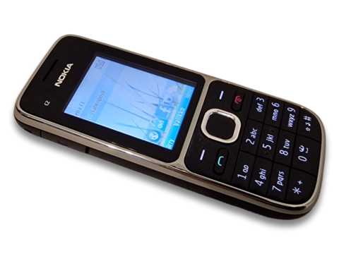 Puhelin (Nokia C2-01)