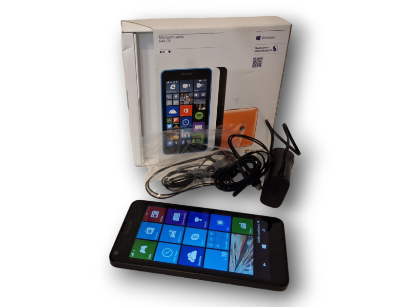Puhelin (Nokia Lumia 640) - Salamakauppa