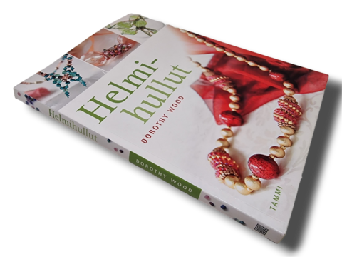 Kirja (Helmihullut - Dorothy Wood)