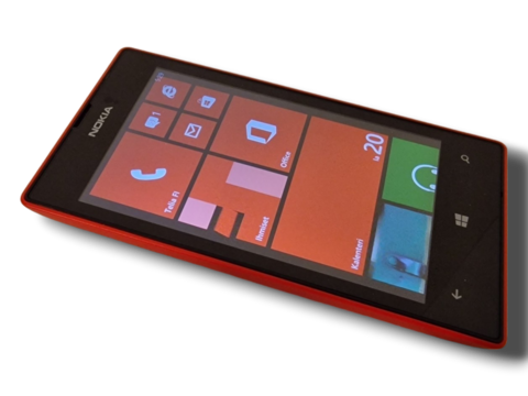 Puhelin (Nokia Lumia 520)