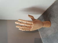 Puinen käsi