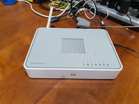 ADSL2 modeemi / reititin (Thomson TG784)
