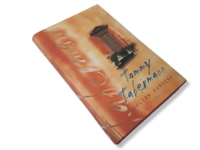 Kirja (Tommy Tabermann - Julian parveke)