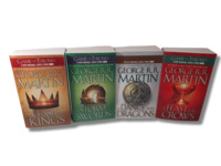 Kirjasarja (a Clash of Kings / a Strom of Swords / a Dance with Dragons / a Feast for Crows)