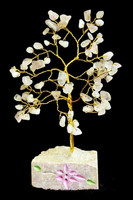 Rose Quartz Tree 80 kiveä - Rautalankapuu aidoilla ruusukvartsikivillä
