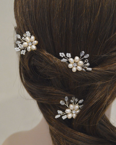 Pearlflower hiuspinni
