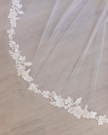 Rose huntu 250cm pitsireuna, vaalea ivory