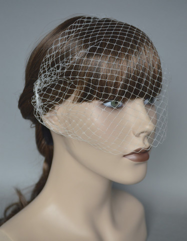 Birdcage huntu kammoilla, ivory