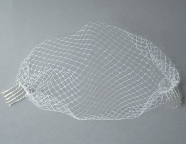 Birdcage huntu kammoilla, ivory