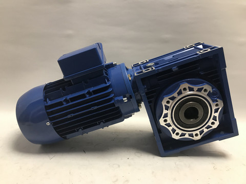 Kierukkavaihde 063 ja 1,1kW sähkömoottori 400V