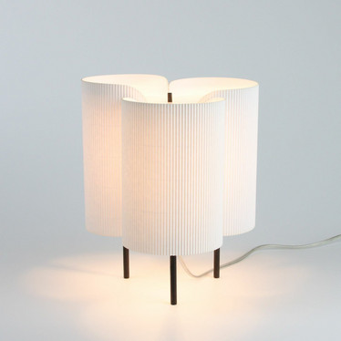 Hilla-pöytävalaisin, musta/valkoinen. 23/26 cm