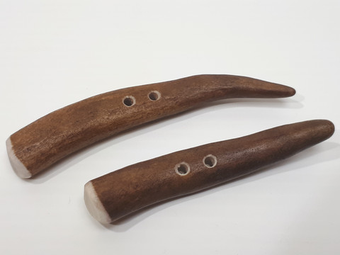 Reindeer horn tip button