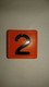 Numerolaatta kaulapantaan - numero 2 (10kpl)