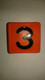 Numerolaatta kaulapantaan - numero 3 (10kpl)