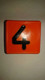 Numerolaatta kaulapantaan - numero 4 (10kpl)
