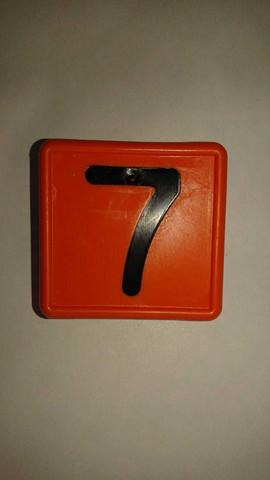 Numerolaatta kaulapantaan - numero 7 (10kpl)