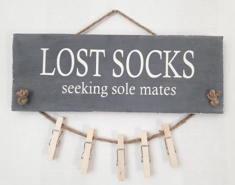 Lost socks -kyltti