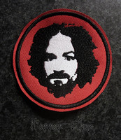Charles manson punainen kangasnmerkki