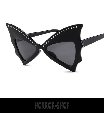 Dark fashion, vampire bat sun glasses