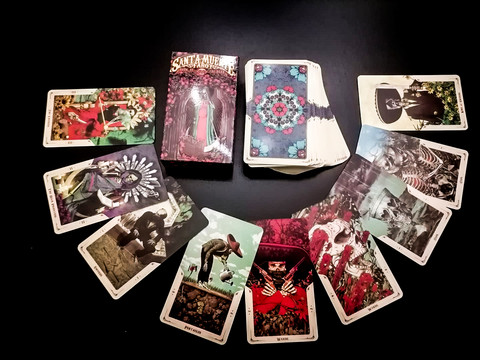 Santa Muerte Tarot kortit
