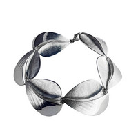 Waiting for the Spring bracelet