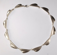 Hopeinen collier Linda
