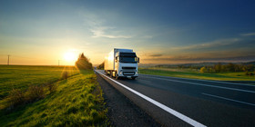 Katso voiteluainesuositukset öljyvalmistajan helppokäyttöisellä työkalulla