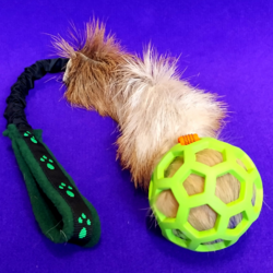 BERRA Ultimate bungee toy with reaal goat fur