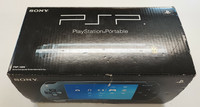 Sony PSP konsoli myyntilaatikossa