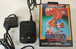 Sega Mega Drive II konsoli + Sonic 2