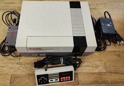 Nintendo NES -konsolipaketti (2)