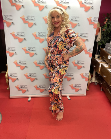 Anita haalari, mustapohjainen oranssikuosinen
