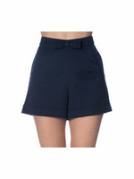Navy siniset shortsit.