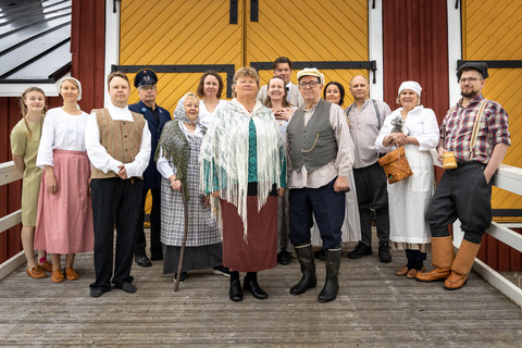 Teatterilippu LAULUNÄYTELMÄ TALKOOTANSSIT TO 6.7.23 klo 18.00 permanto