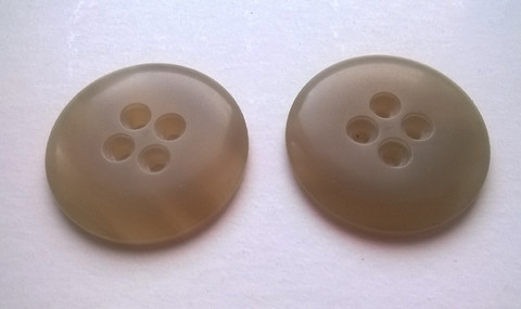 Punertavan beige takinnappi, 33 mm