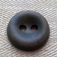 Keskiruskea takinnappi, 27 mm