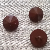 Ruskea kantanappi koristeellinen, 11 mm