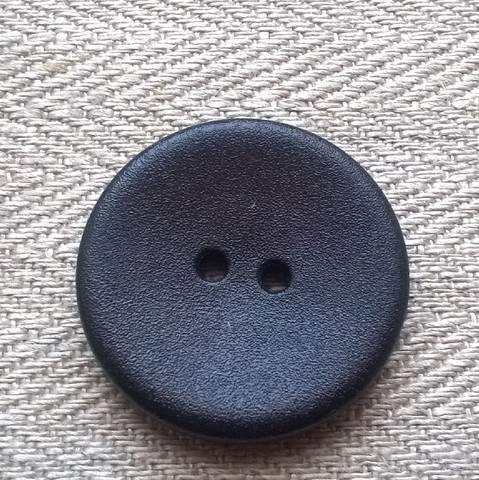 Ruskea takinnappi, 27 mm
