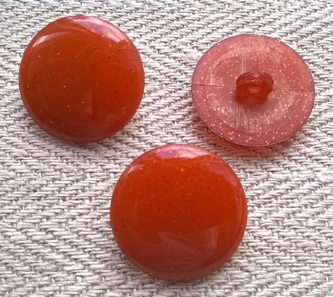 Punaruskea nappi, kimaltava, 17 mm