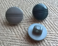 Harmaa kantanappi pieni, 11 mm