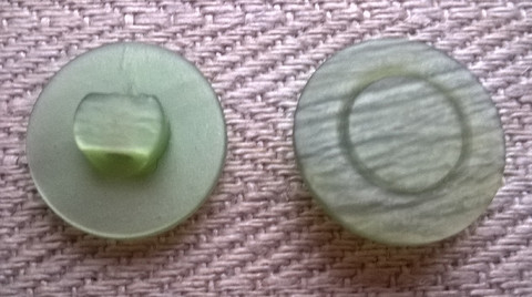 Vihreä kantanappi, 15 mm