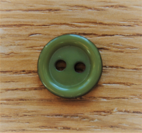 Sammaleenvihreä pieni nappi, 11 mm