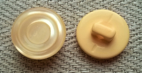 Persikansävyinen kantanappi, 14 mm