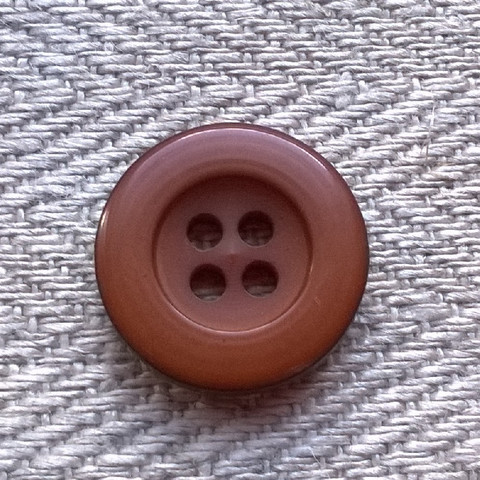 Toffeenruskea perusnappi, 14 mm