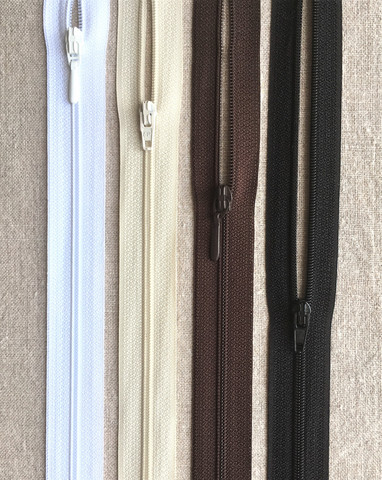 4 mm vetoketju, pituus 35 cm, 6 väriä